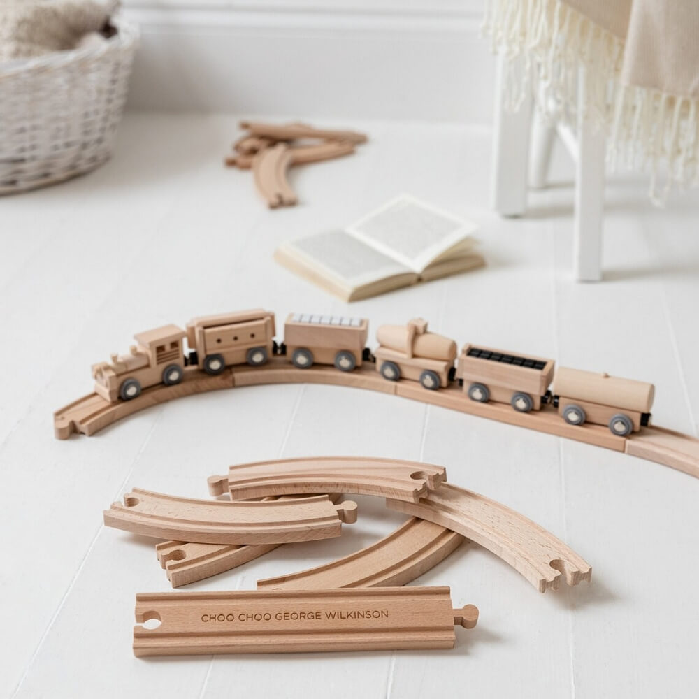 Набор деревянных поездов